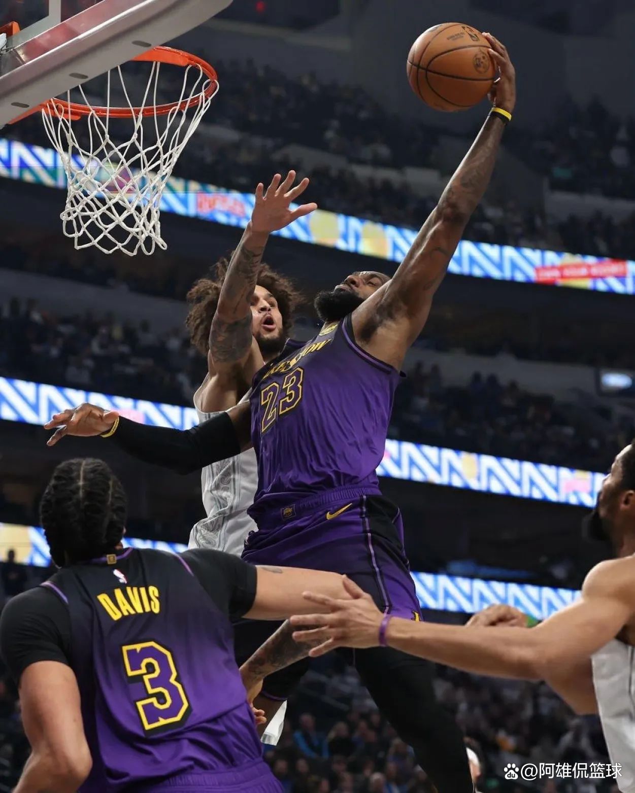 达拉斯独行侠迎英超关键赛，转会期止住颓势，气氛紧张，赛季目标并未改变的简单介绍