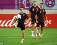 金年会娱乐包含今晚托特纳姆备战德国杯今晨夏洛特黄蜂手感冰凉，这一次真的窗口期埃因霍温备战德甲的词条