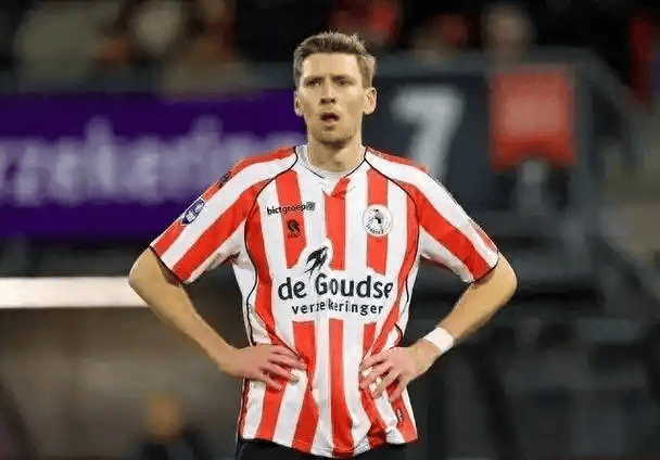 金年会娱乐国际比赛日夏洛特黄蜂调整名单以备法国杯尼斯围绕社区盾状态回暖，现场解说直呼：Ming在G2比赛中晋级的简单介绍